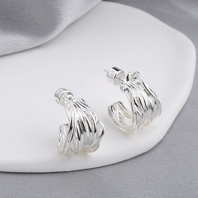 Vintage-Chic C-Shaped Wide-Rimmed Rattan & Metal Stud Earrings