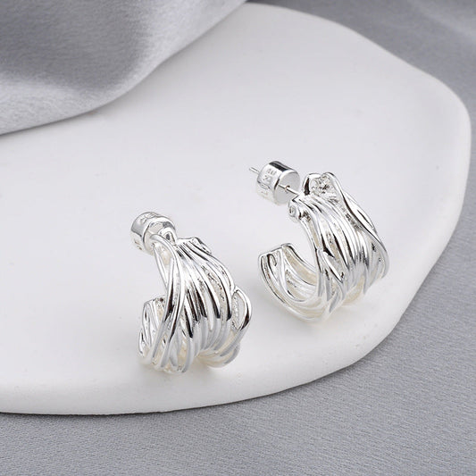 Vintage-Chic C-Shaped Wide-Rimmed Rattan & Metal Stud Earrings