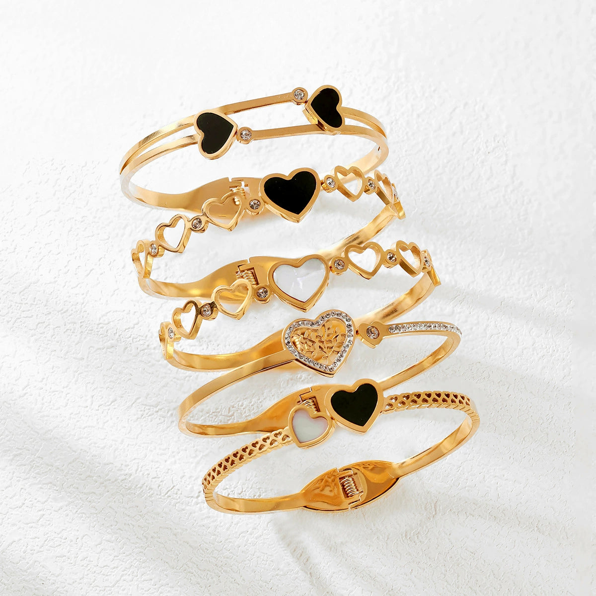 Non-fading Gold-Plated Titanium Steel Heart Bangle
