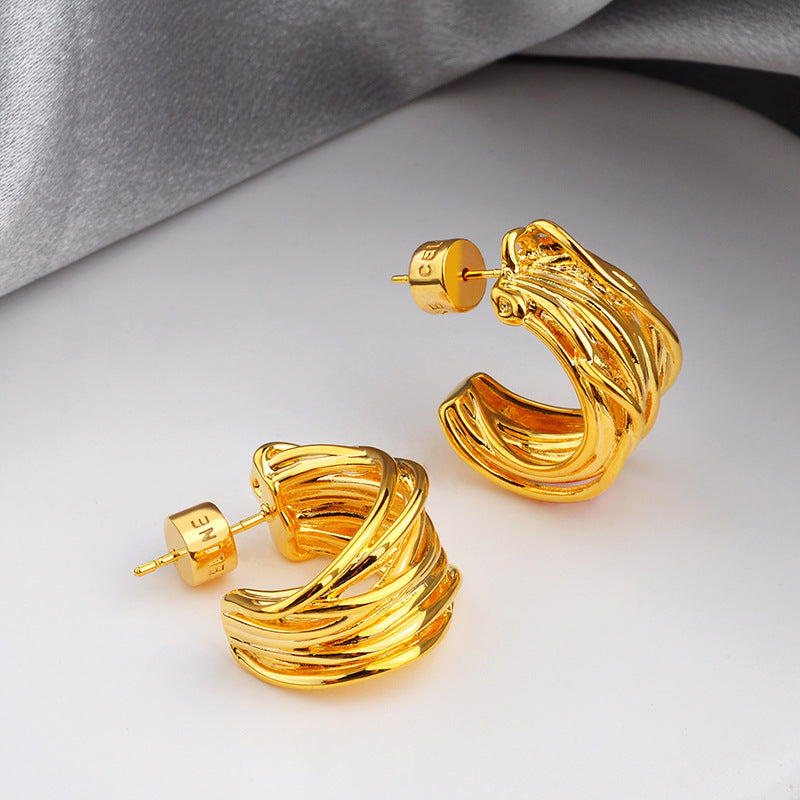 Vintage-Chic C-Shaped Wide-Rimmed Rattan & Metal Stud Earrings