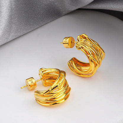 Vintage-Chic C-Shaped Wide-Rimmed Rattan & Metal Stud Earrings