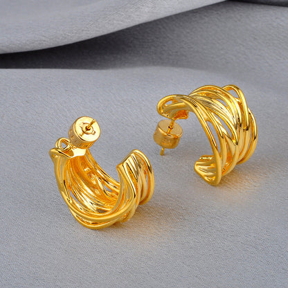 Vintage-Chic C-Shaped Wide-Rimmed Rattan & Metal Stud Earrings