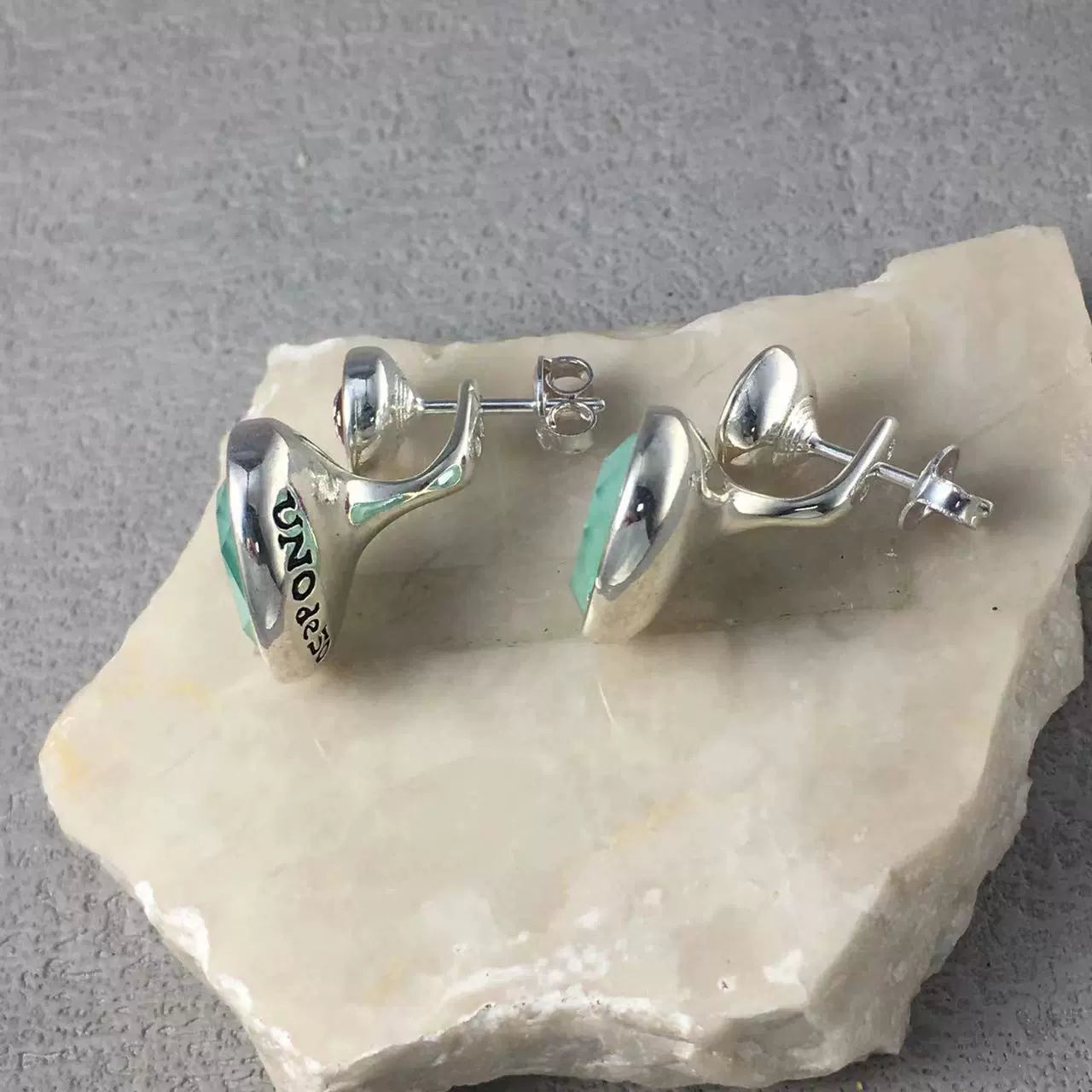 UNOde50 Green Crystal Earrings - Detachable for Two Wearing Methods